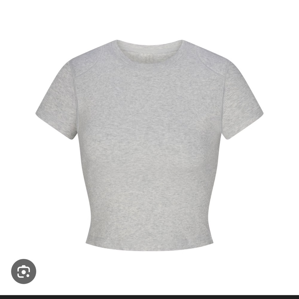Skims Gray Short Sleeve shoulder pad Crop Top